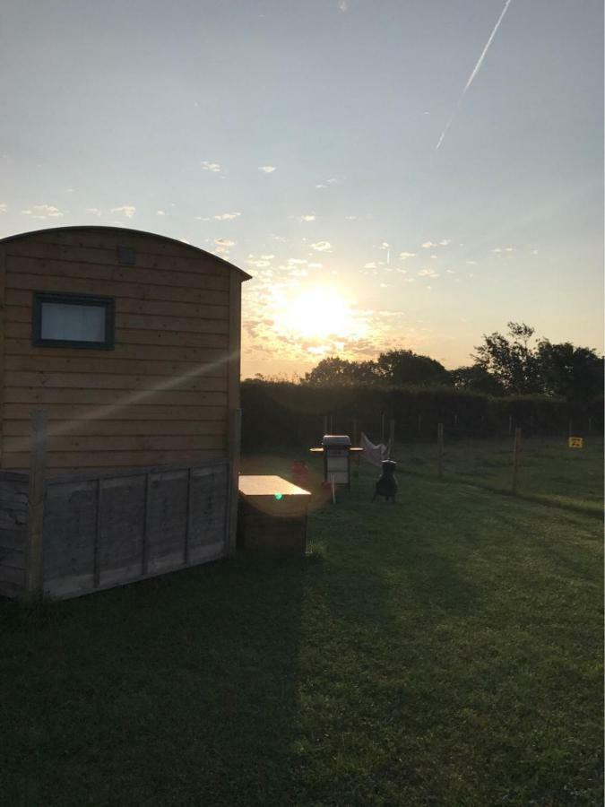Shepherdshuts-Southeast Hotel Ашфорд Екстериор снимка